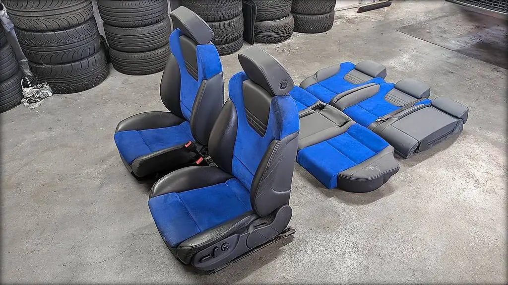 Audi S4 B6 Recaro Leder-/Alcantara Ausstattung blau