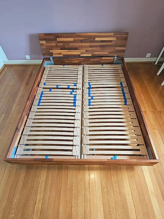 Bettgestell Nussbaum massiv geölt 160x200cm