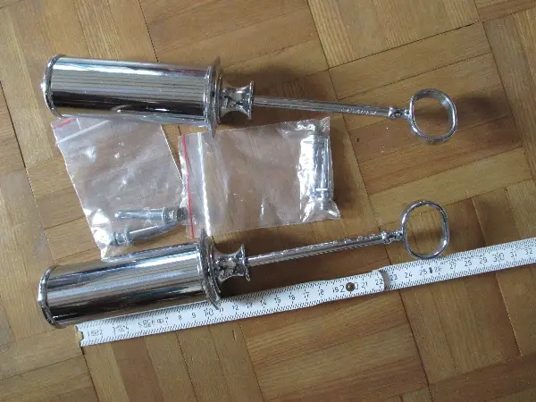 Antike Militär Spritze Metallspritze Kanülen, ASM, Weltkrieg