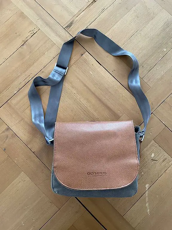 Kameratasche von Olympus inkl. verschiedenem Kamera Zubehör