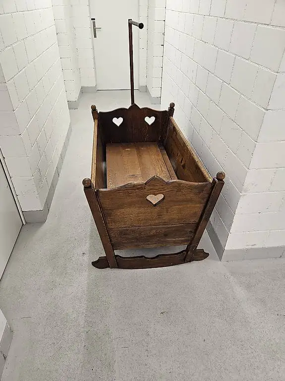 Kinderbett, Kinderbettli, Wiege