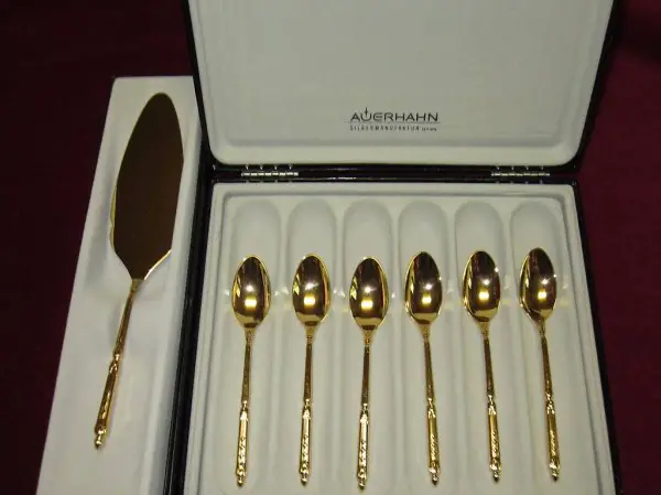  6 Kaffeelöffel und 1 Tortenheber vergoldet