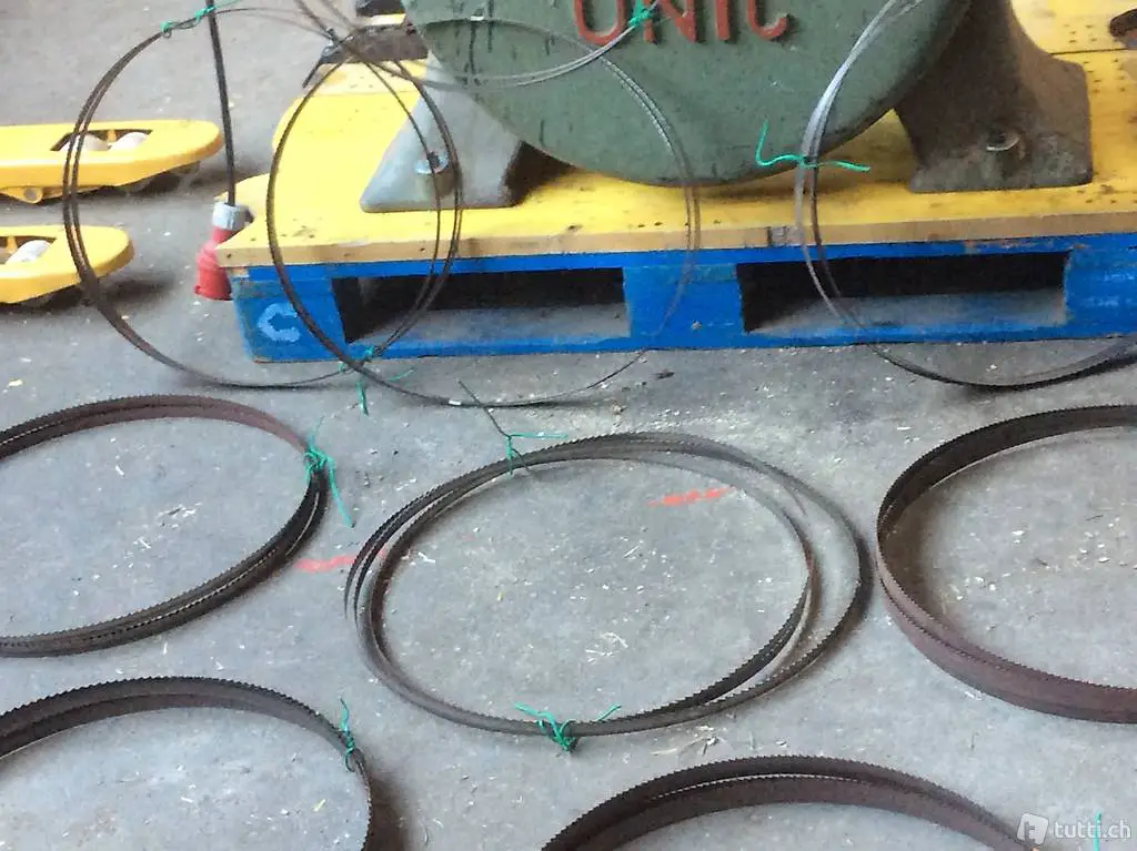 Bandsäge höhe 2m05 mit diversen Blättern ( Funktioniert )