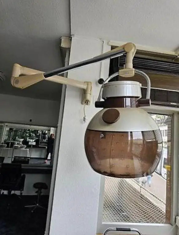 Coiffeur Laden Inventar günstig abzugeben