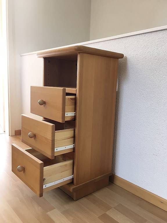 Möbel mit 3 Schubladen