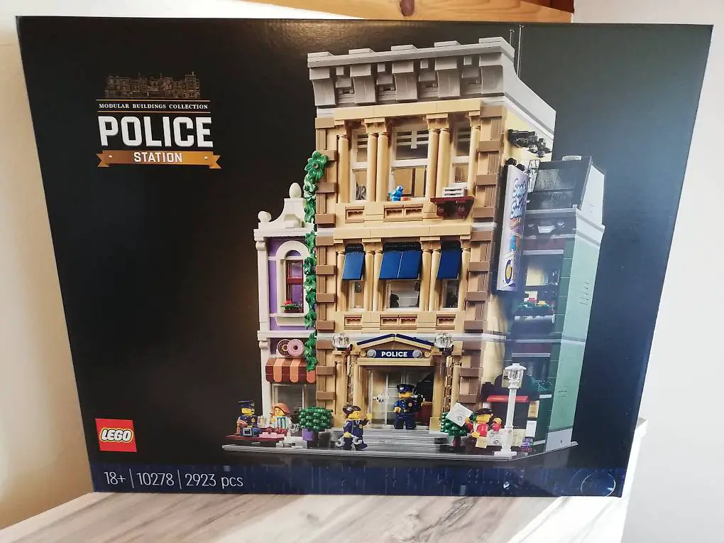 NEU LEGO Creator Icons Modular 10278 Polizeistation OVP