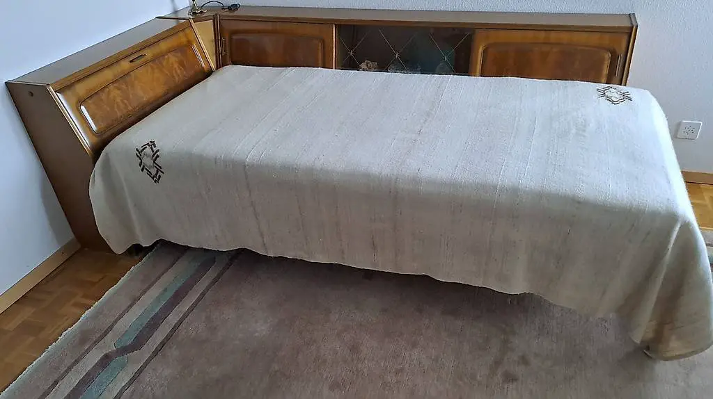 Einzelbett mit Umbau