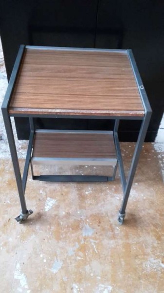 Alter Schreibmaschinentisch