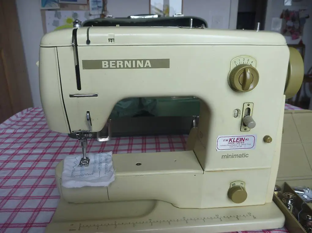 Nähmaschine BERNINA 707 minimatic