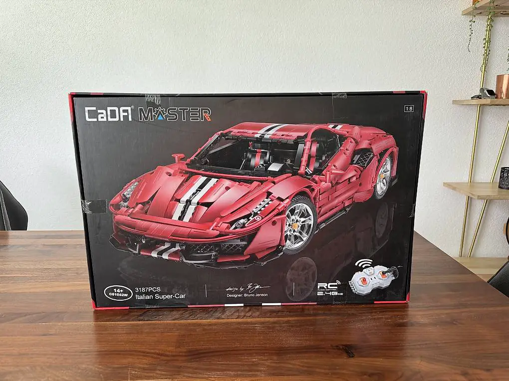 Cada MASTER Red Super Car 1:8 inkl Power System