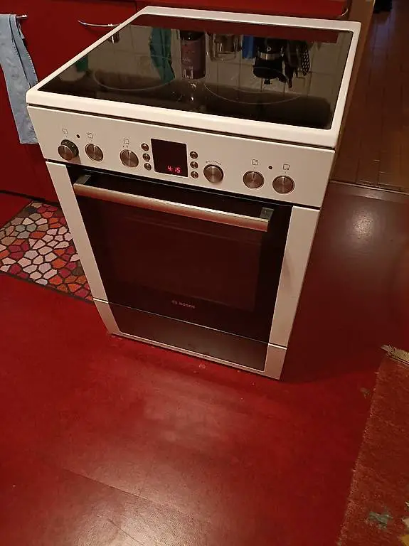 Kochherd mit Kerammikplatten