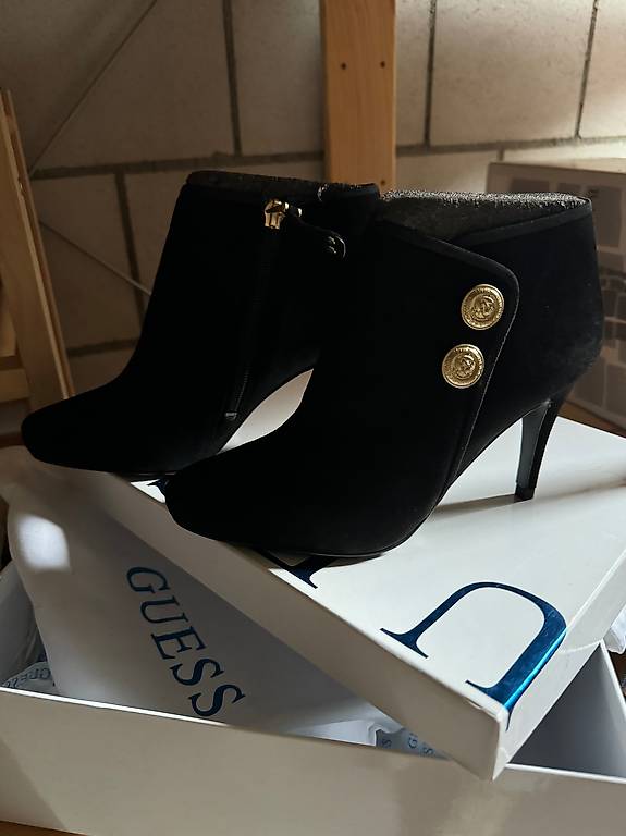 NEU GUESS Boots schwarz Gr 36 ungetragen