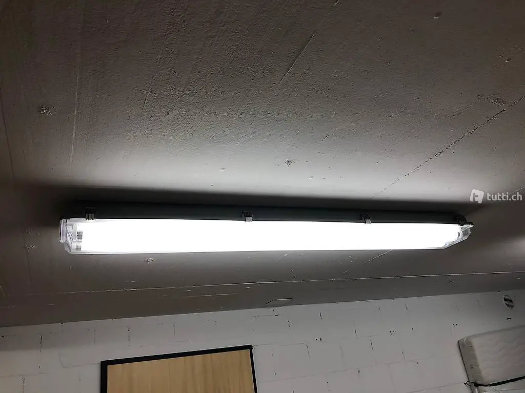 Lampen, 8 Stück vorhanden