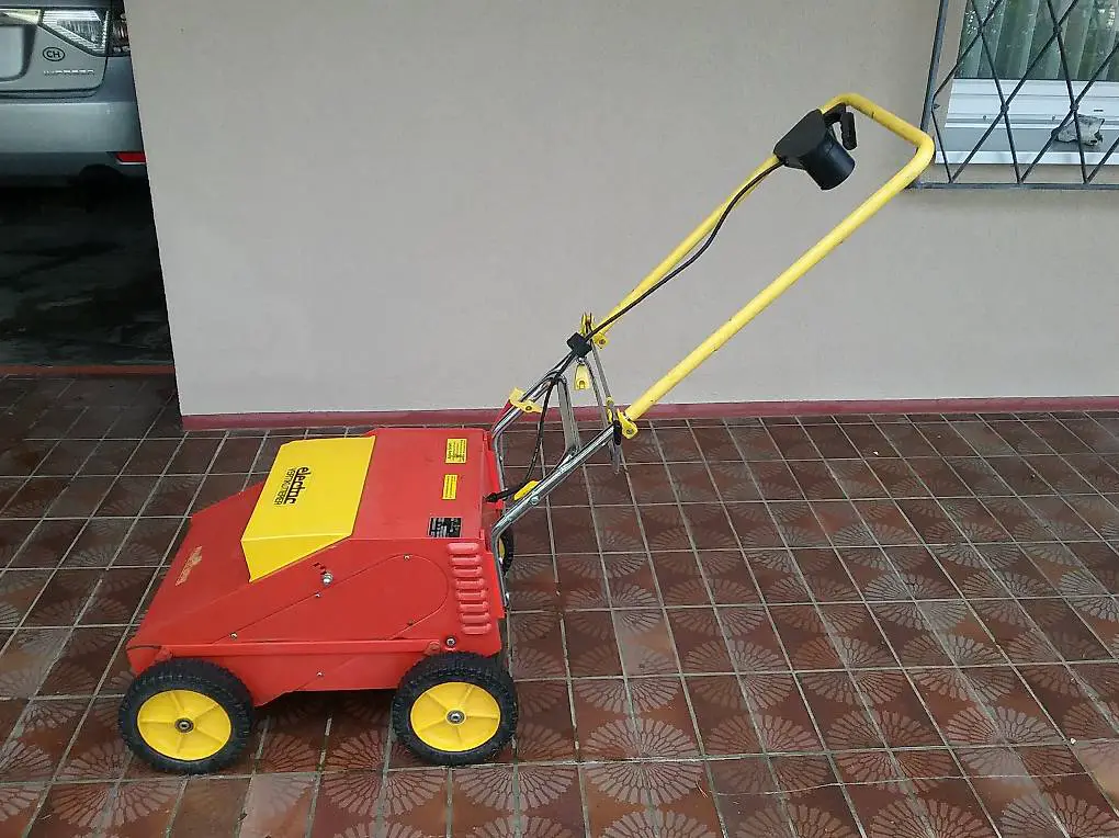 Vertikutierer guter Zustand