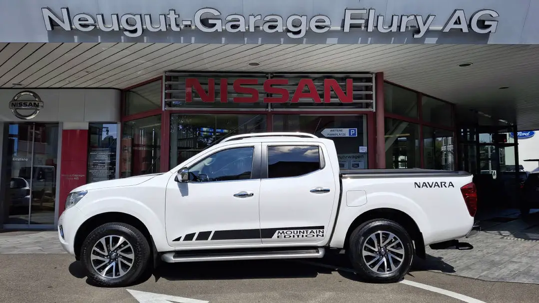 NISSAN Navara 2.3 dCi Double Cab Tekna