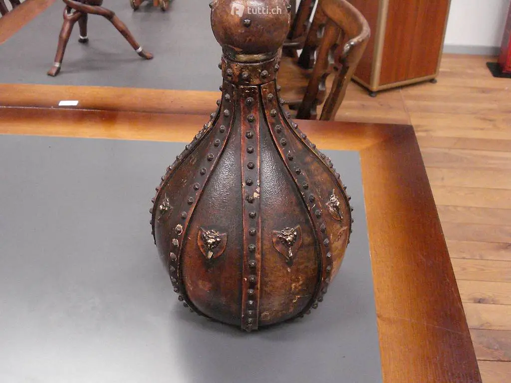  Lustige Antike Lederflasche