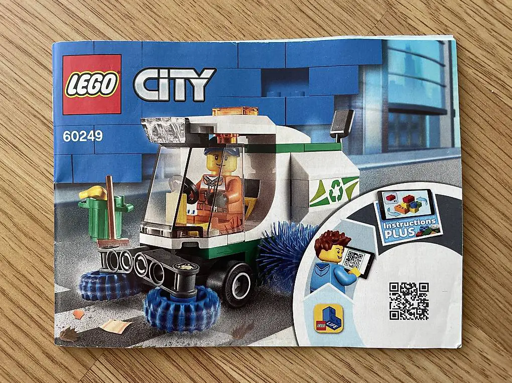 LEGO City 60249 - Strassenkehrmaschine