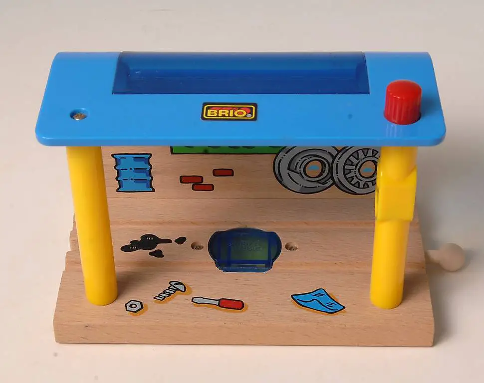 BRIO - Smart Track Repair Shed
