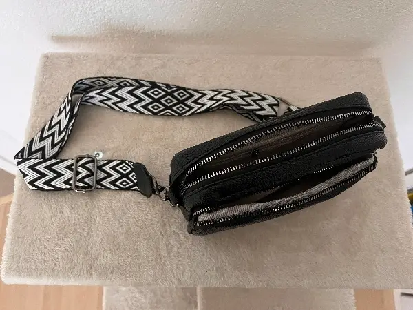 Umhängetasche, stylisch und neu