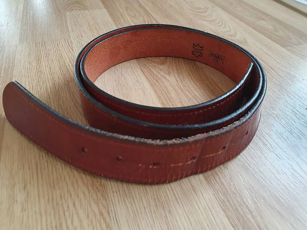 Ledergurt ohne Schnalle