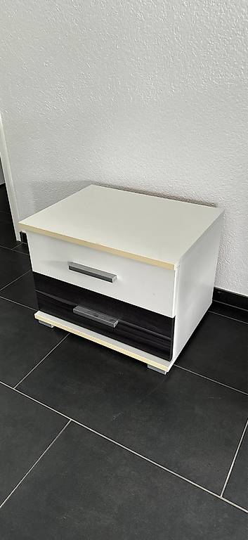 2 Nachttische