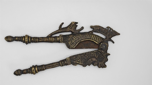 Antiker Betelnuss-Schneider /01