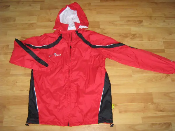 Regen-Jacke, rot-schwarz, neuwertig, Grösse 164