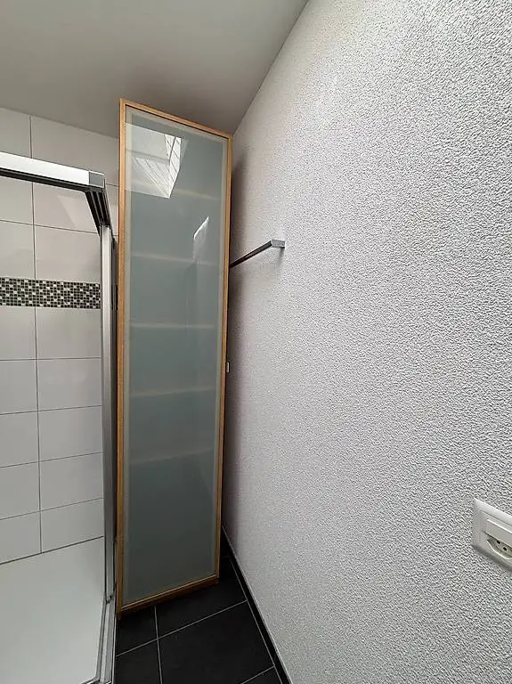 Kleiderschrank zu verschenken? in sehr gutem Zustand