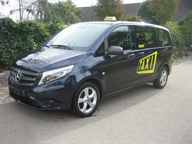MERCEDES-BENZ, Vito 119 Tourer Taxi, Minibus/Schulbus