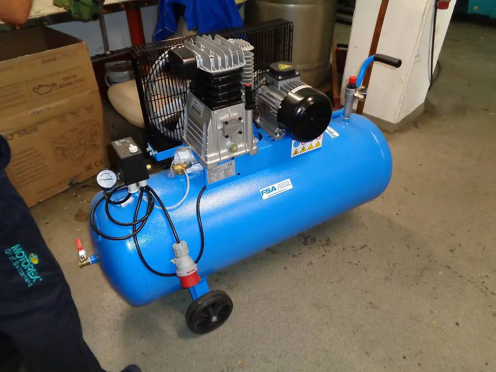 GIS Kolben-Kompressor Typ GS25/200/500/CAR/T