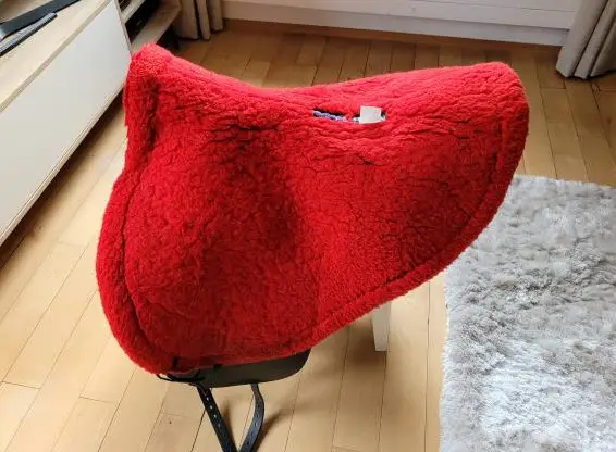 Endurance Pad / Satteldecke aus reiner Schafwolle