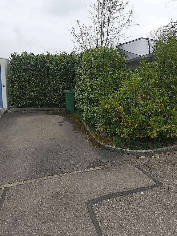 Aussenparkplatz (ungedeckt) in Würenlos zu vermieten