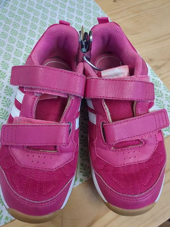 Hallenschuh Gr. 31, Adidas