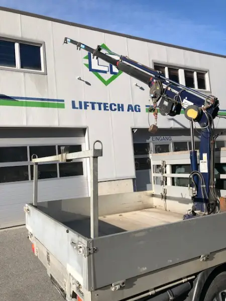 NISSAN Navara 2.5 dCi 4WD mit Alubrücke, Kran und Winde