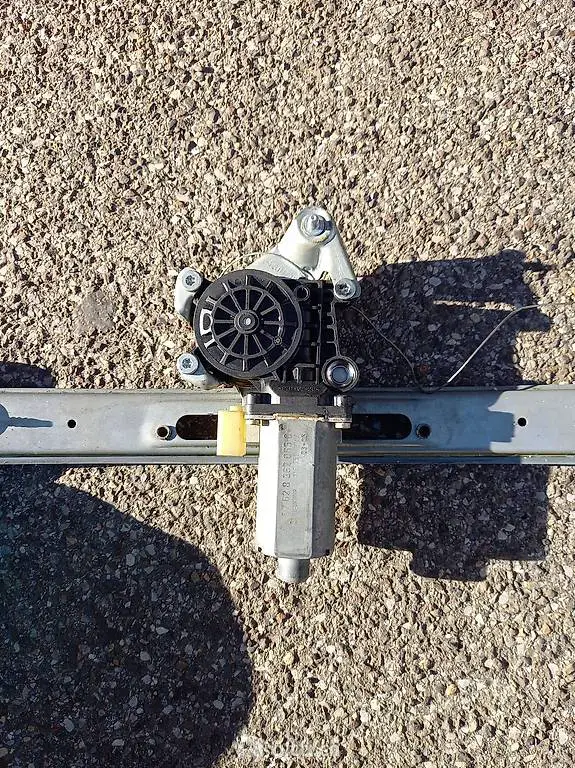 vendo motorino alzavetro per bmw e46