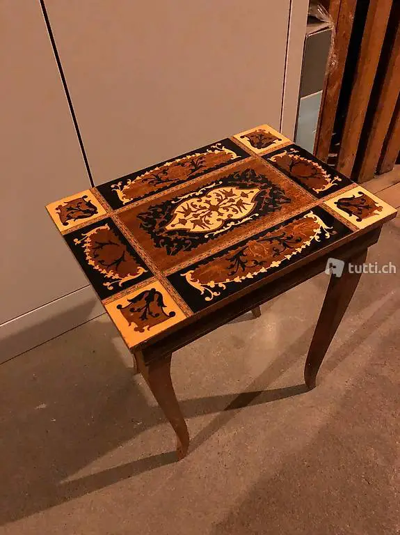 Beistelltisch mit Melodie