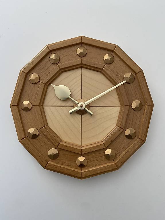 Die Geschenkidee, Wanduhren aus Holz