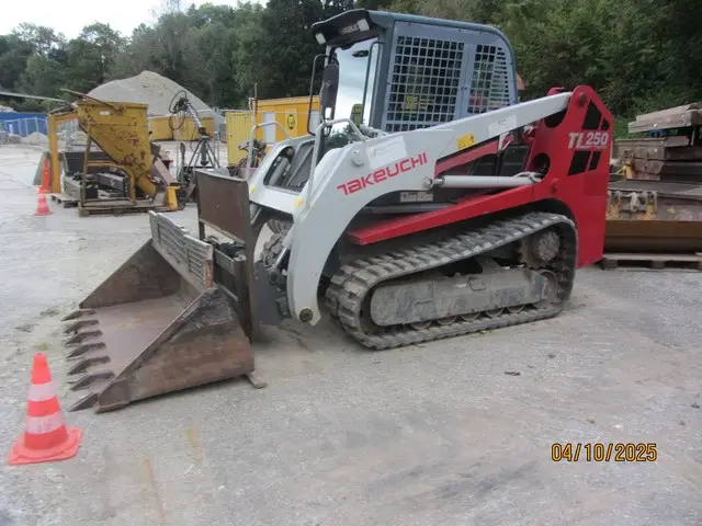 TAKEUCHI, TL 250 - chargeuse à chenilles, Raupendozer