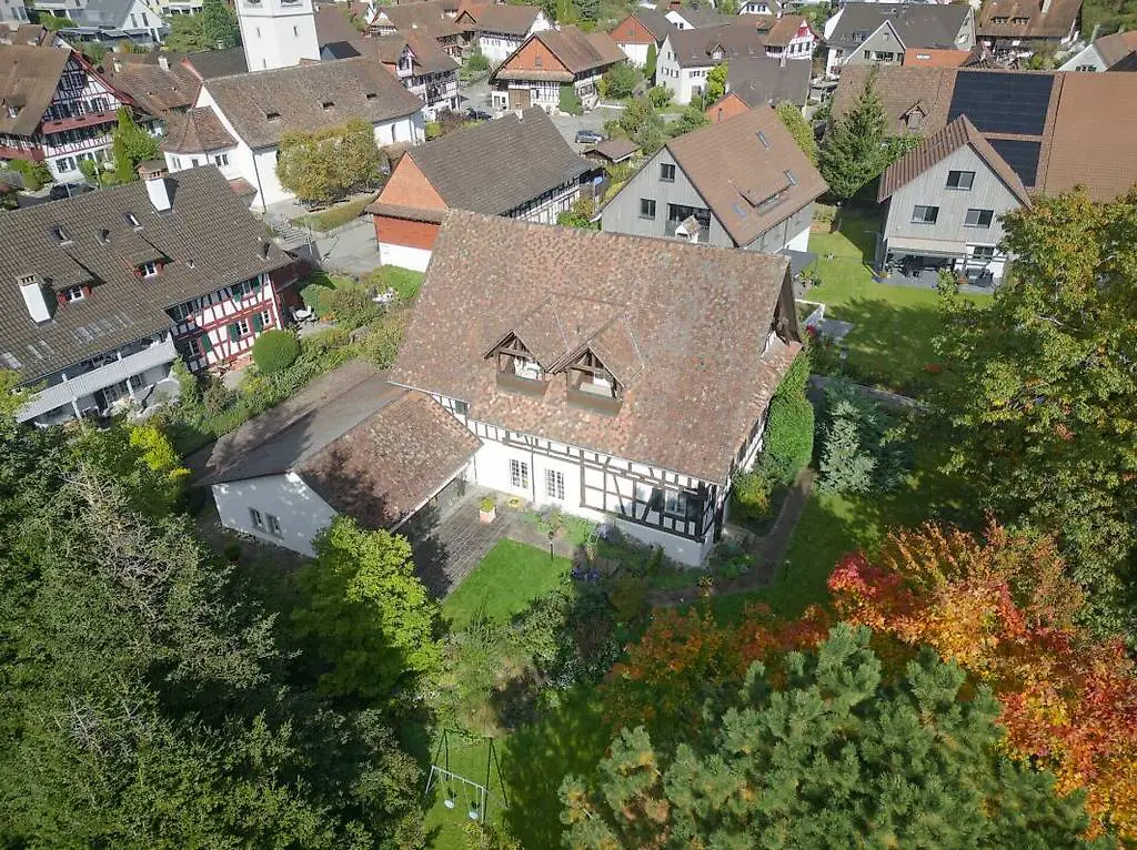 3½-Zimmer-Gartenwohnung der Extraklasse: Riegelhaus trifft