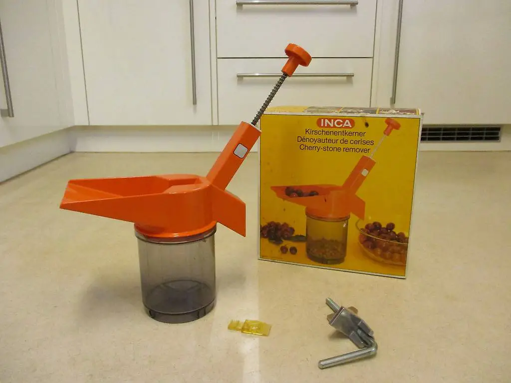 Kirschentkerner INCA - swiss made - Kirschstein-Entkerner