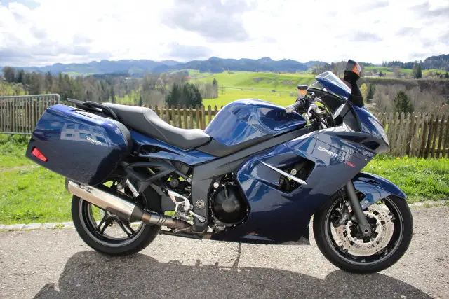 triumph sprint gt 1050
