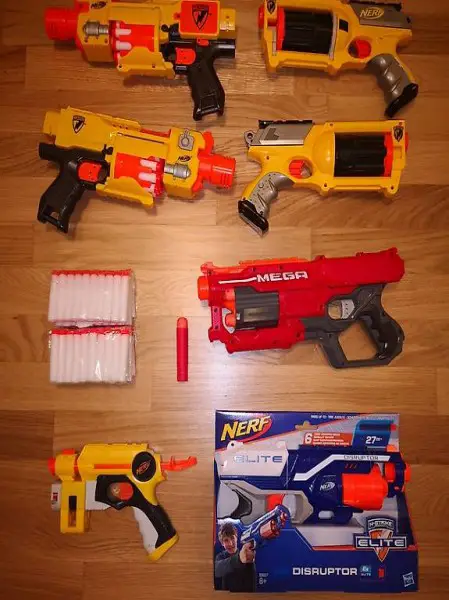 Nerfset 7 Waffen mit 211 Patronen/Schüssen