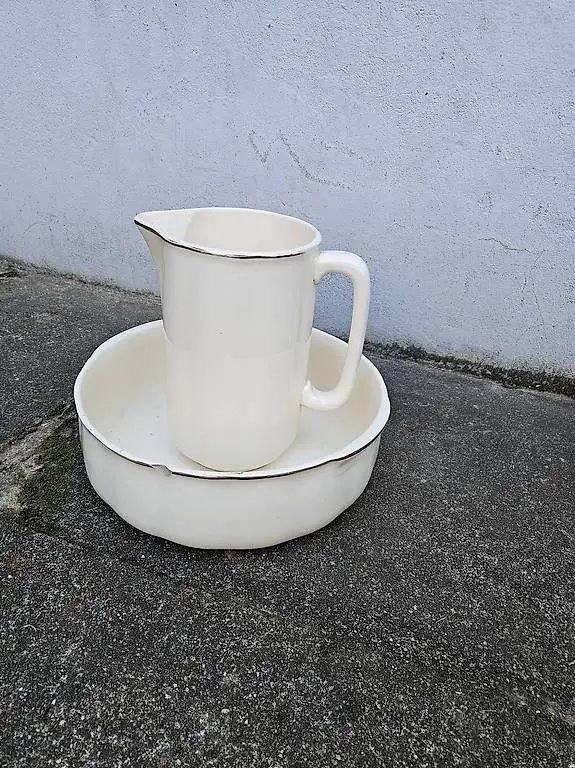 Waschschüssel mit Krug