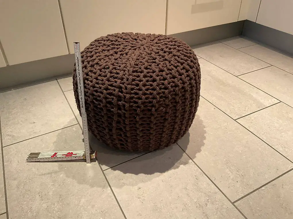 Sitzmöbel Puff ca. 37cm hoch. Unbenutzt.