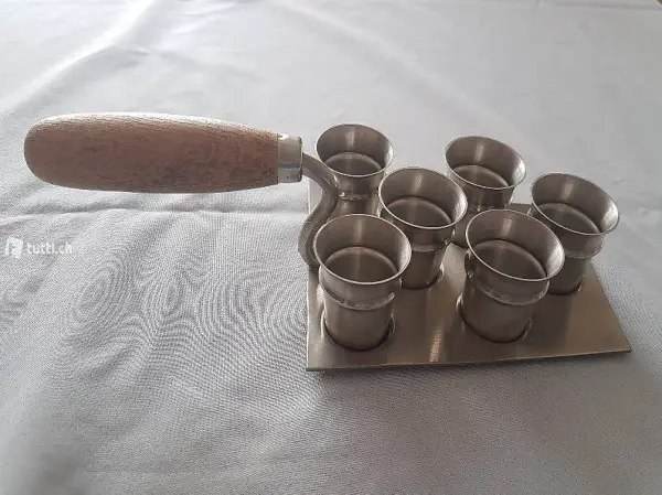 Pflaster Schaufel in Origineller Art