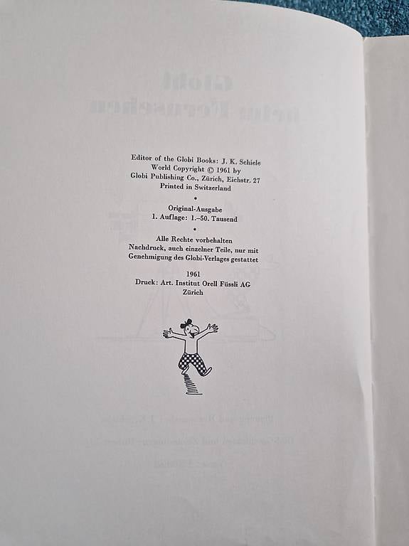 Globi beim Fernsehen