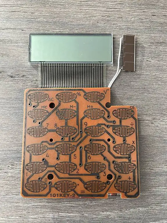 Taschenrechner-Platine mit Anzeige und Solarzelle