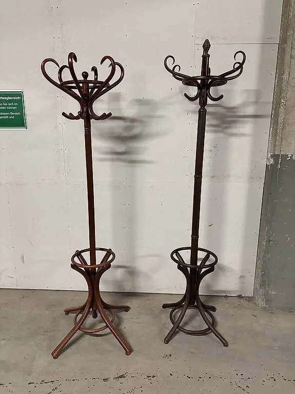 2 Garderobenständer Wienerart Holz