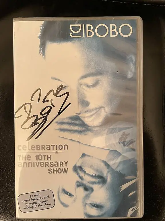 Original-Unterschrift DJ Bobo auf VHS "Celebration"