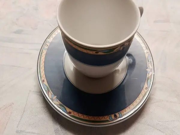 Kaffee Tassen u Dessert Schalen